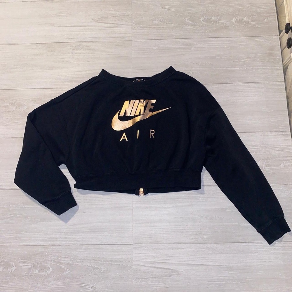 Cropped Nike sweatshirt 🖤